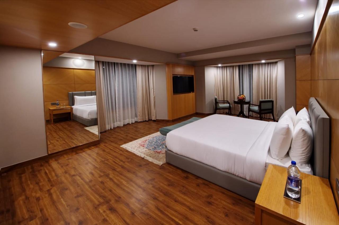 Radisson Golf Resort ปาฮาลกัม ภายนอก รูปภาพ