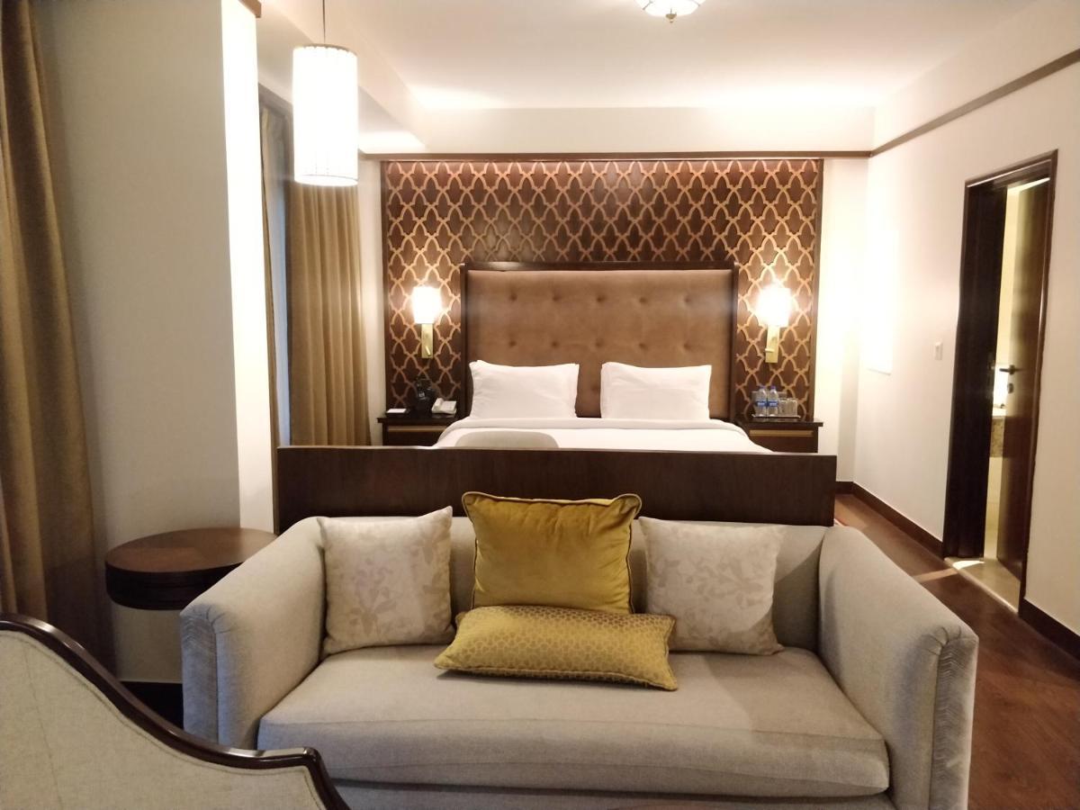 Radisson Golf Resort ปาฮาลกัม ภายนอก รูปภาพ