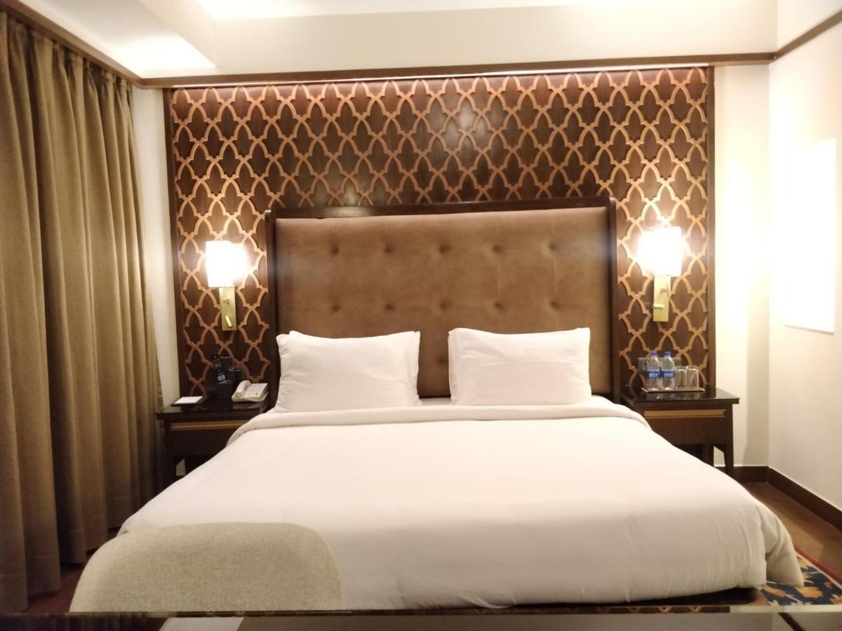 Radisson Golf Resort ปาฮาลกัม ภายนอก รูปภาพ