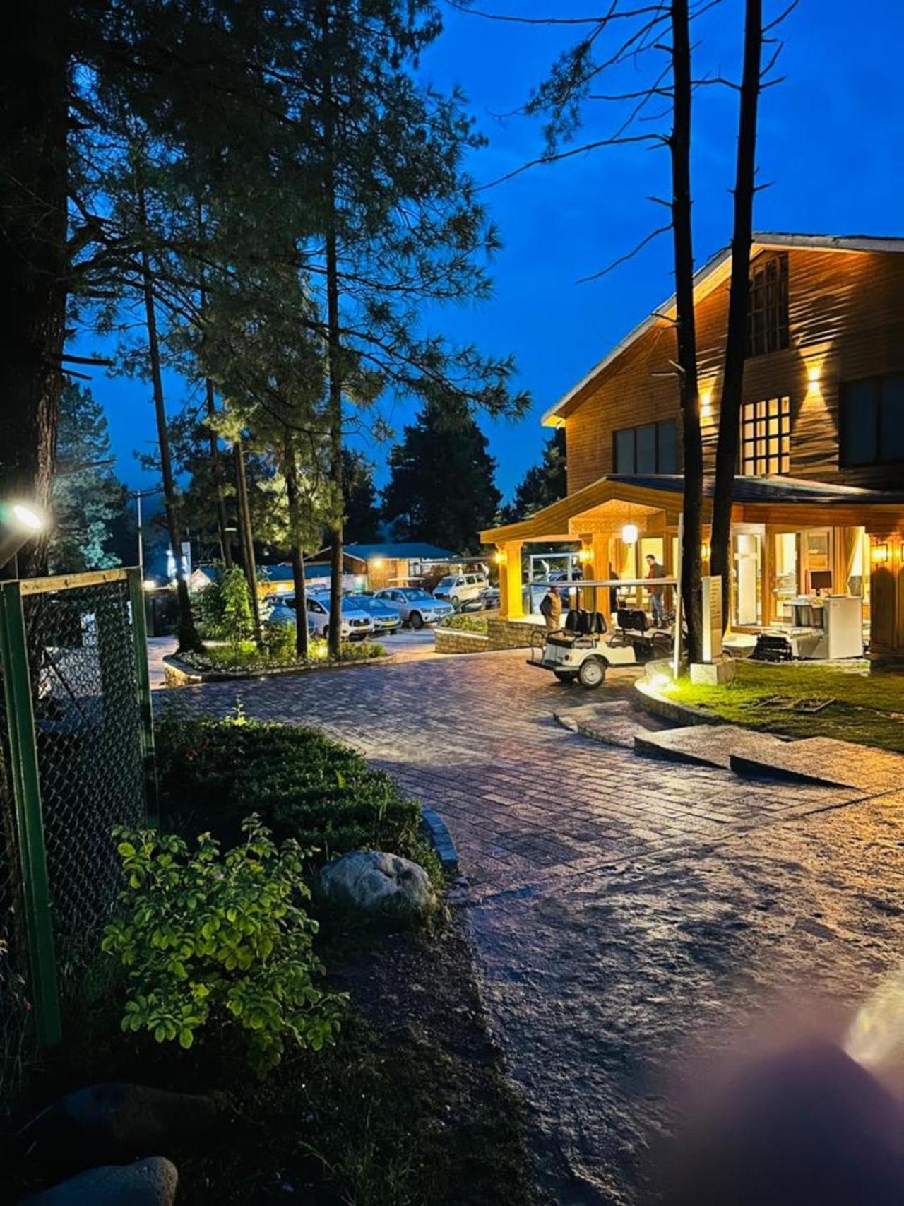 Radisson Golf Resort ปาฮาลกัม ภายนอก รูปภาพ